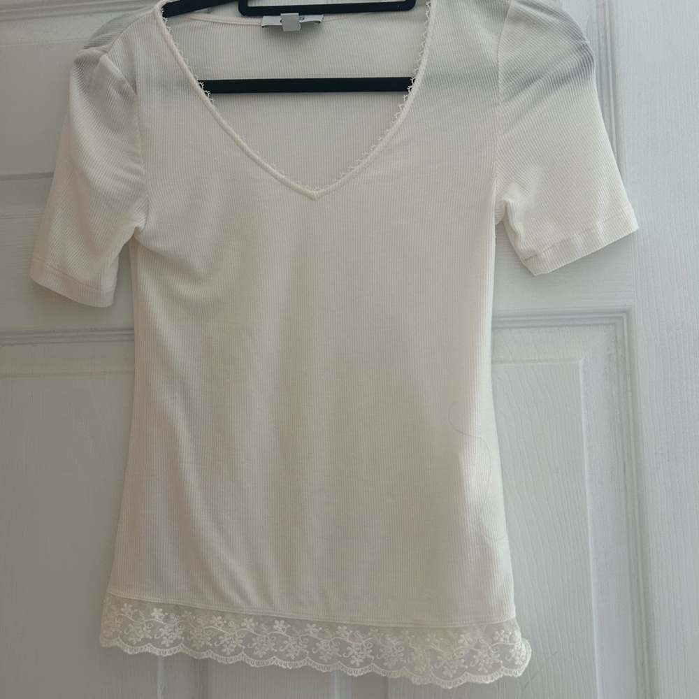 COS White Lace-Hem Ribbed V-Neck Short Sleeve Top